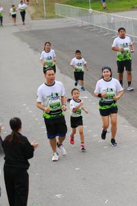 BIB: 694
                            <button type="button" onclick="openModal(3557785)" class="btn btn-primary btn-sm float-right btn-popup" data-toggle="modal" data-target=".modal-high-quality">
                        <i class="fas fa-shopping-cart"></i> Add to Cart
                    </button>
                                            <button type="button" onclick="isThisMe(3557785, true)" class="btn btn-success btn-sm float-right btn-popup btn-isme hidden" data-toggle="tooltip" data-placement="bottom" title="นี่คือรูปของคุณใช่ไหม คลิกที่นี่เพื่อเอาเข้าอัลบั้ม">
                        <i class="fas fa-plus"></i> Add to album
                    </button>
                    <button type="button" onclick="isThisMe(3557785, false)" class="btn btn-warning btn-sm float-right btn-popup btn-isnotme hidden">
                        <i class="fas fa-ban"></i> Remove from album
                    </button>